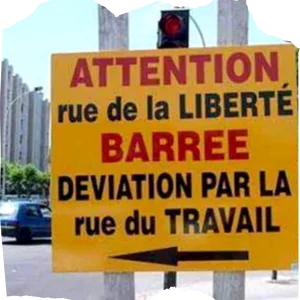 De la nécessité de déplacer la centralité du travail / Sobre la centralidad del trabajo / On the need to shift the focus from work